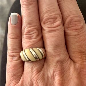 Chunky-ish Alor Solid Sterling Silver and Bone Scalloped Ring. 7.5